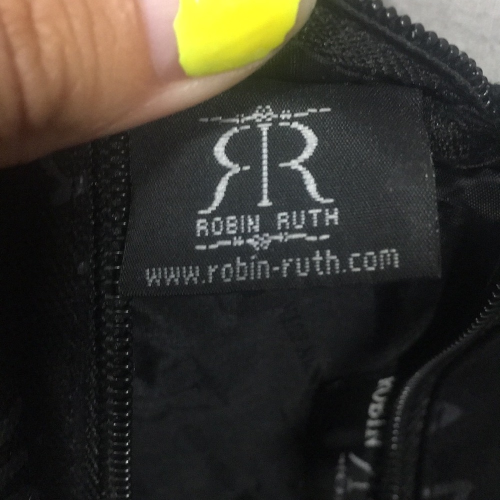 Cute & Functionality In This Little Crossbody - image 5